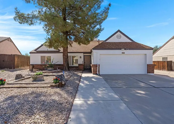 Southwestern Oasis With Pool! Holiday home Tucson