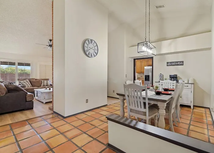 Southwestern Oasis With Pool! Tucson