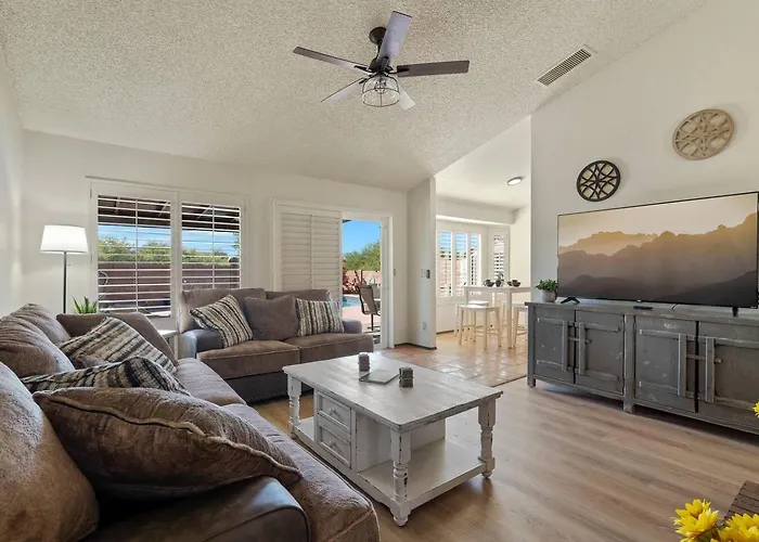 Holiday home Southwestern Oasis With Pool! Tucson