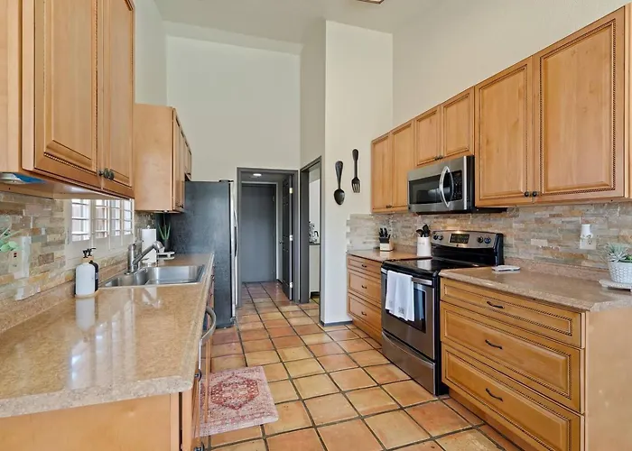 Southwestern Oasis With Pool! Holiday home Tucson