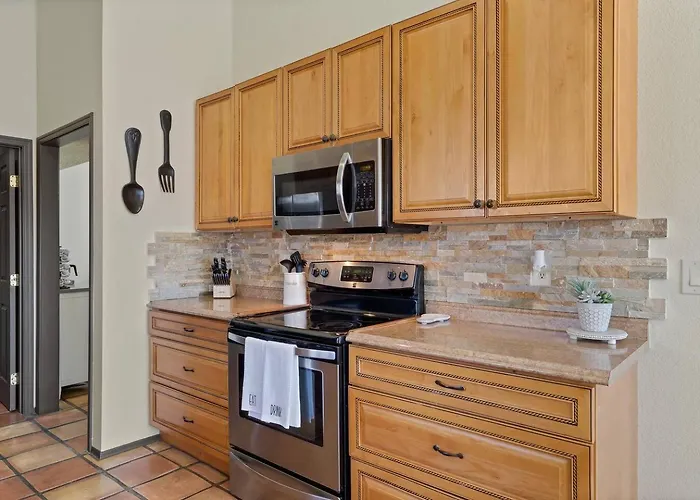 Southwestern Oasis With Pool! Holiday home *
