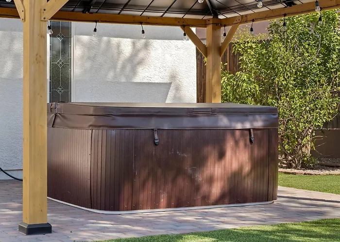Southwestern Oasis With Pool! *